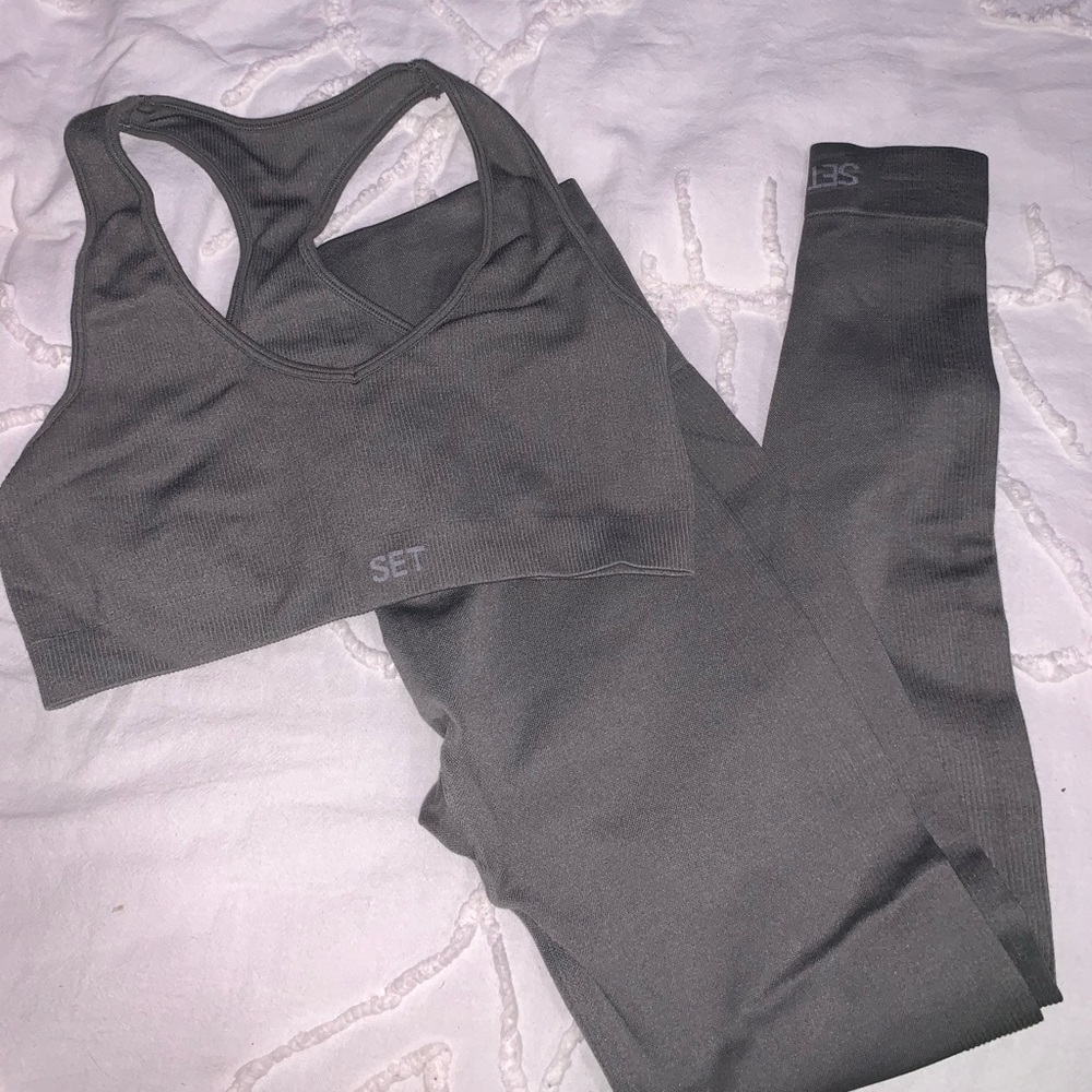 Grey SET active Leggings and Sports bra